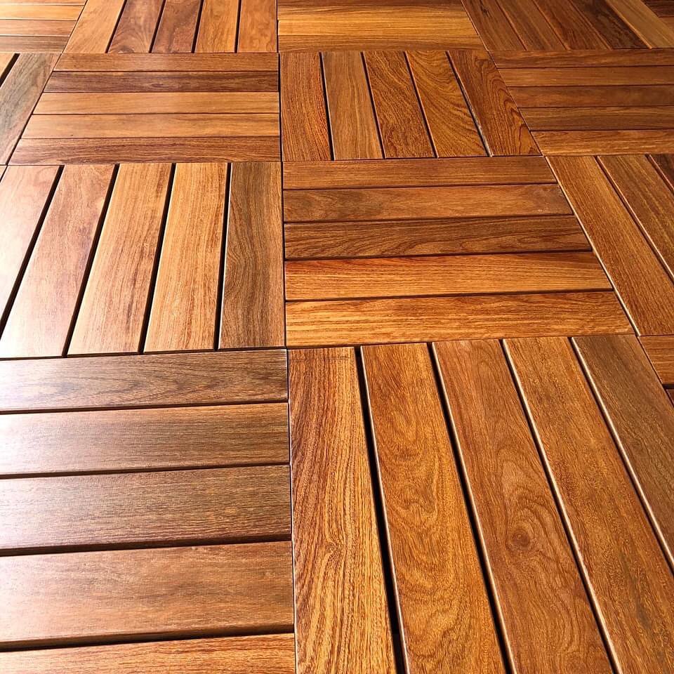 Deck de madeira plástica vs. madeira natural: qual escolher?