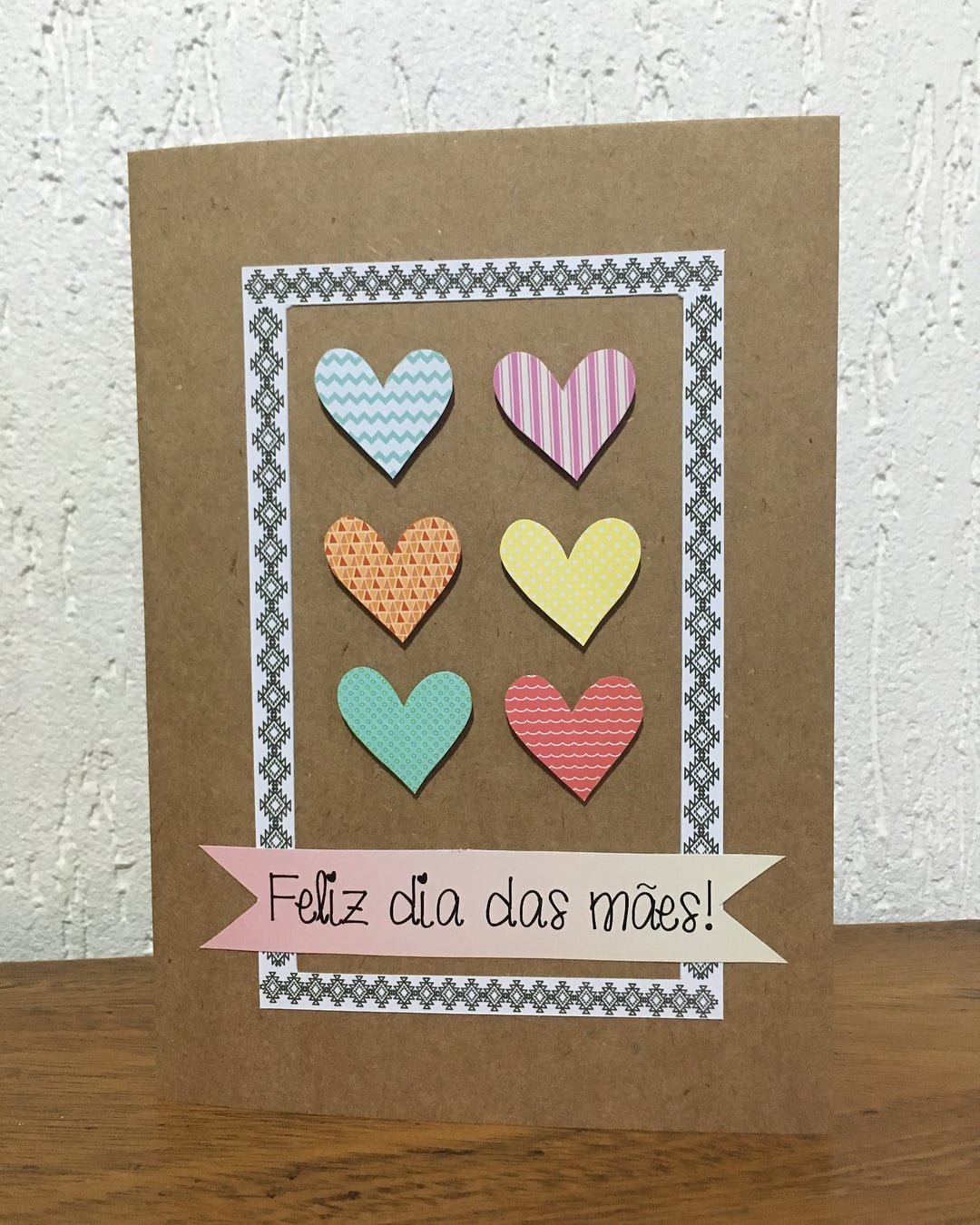 como fazer painel de flores para dia das mães