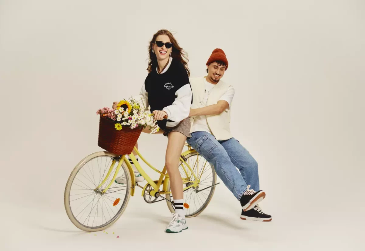 Streetwear Afetivo: Como Montar Looks de Casal na Renner