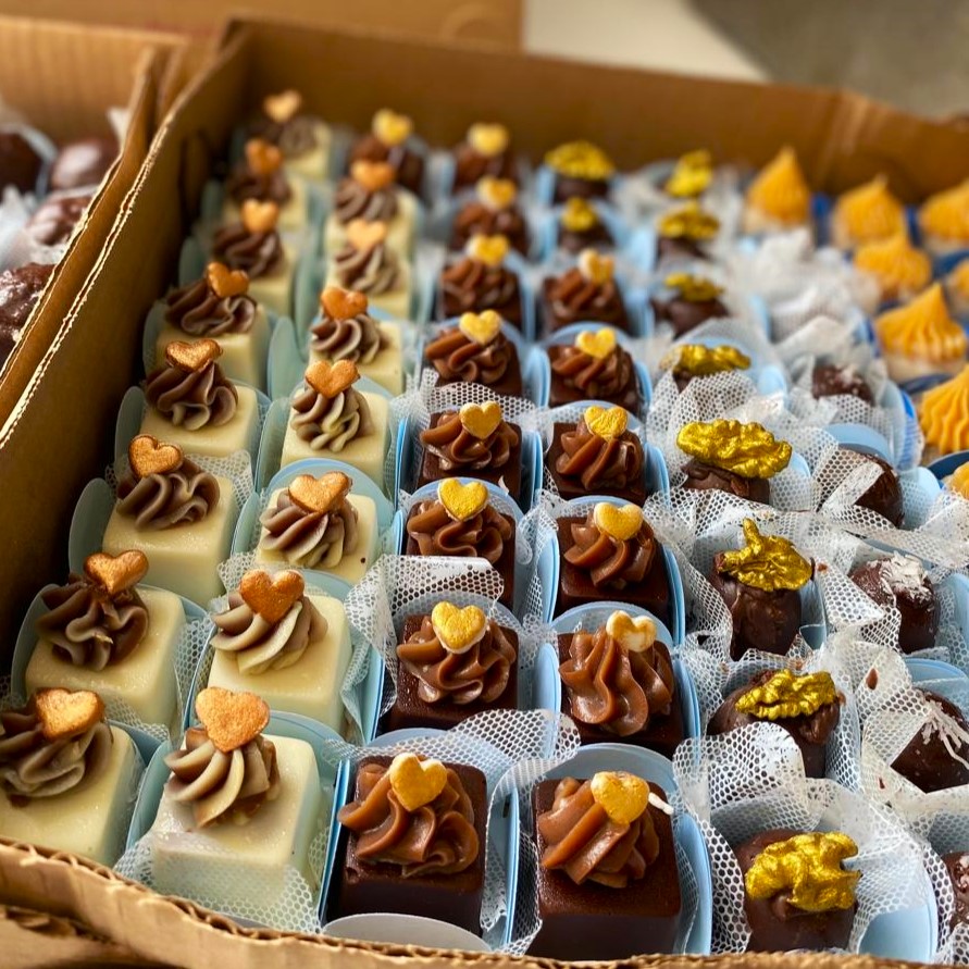 Doces finos de chocolate