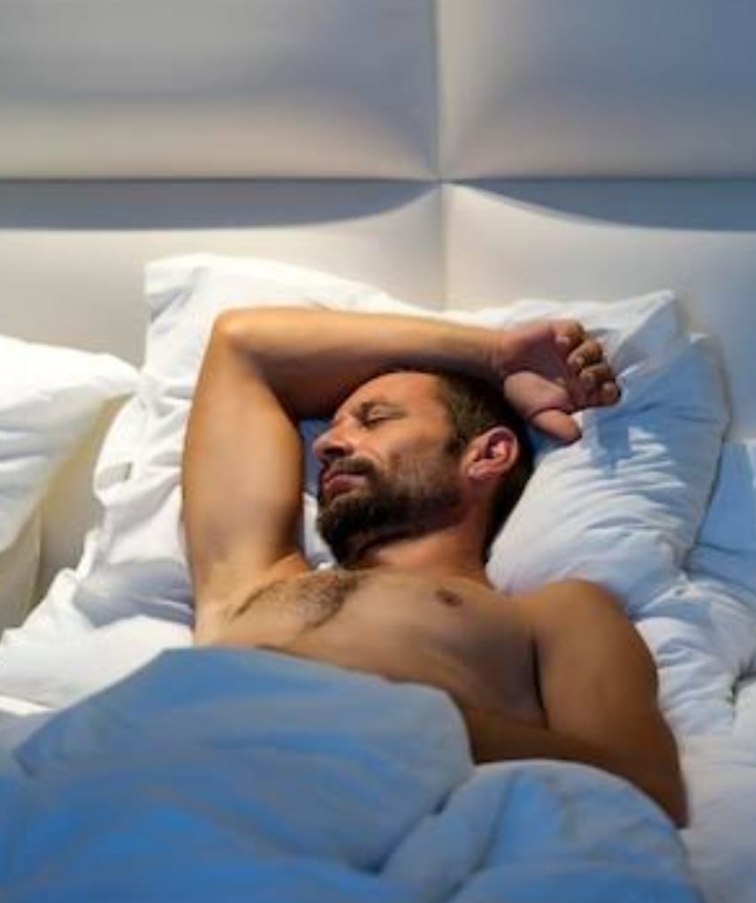 5 Mitos e Verdades Sobre Dormir Sem Roupa; Como a Temperatura Corporal Afeta Seu Sono; Benefícios da Ocitocina para Relacionamentos; A Importância da Higiene do Sono para a Saúde; Dormir Pelada: Um Guia Completo para Iniciantes