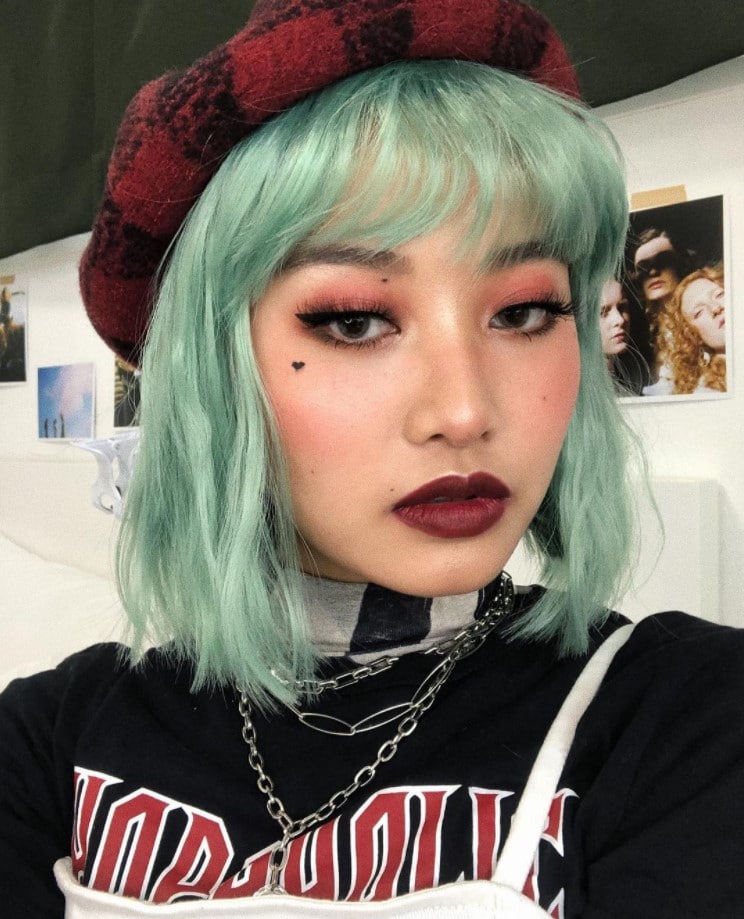 Guia Completo do Estilo E-girl: Maquiagem, Cabelo e Roupas Essenciais