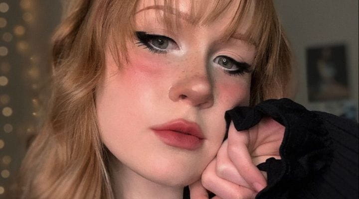 Como Adotar o Estilo E-girl: Dicas Práticas para o Seu Visual