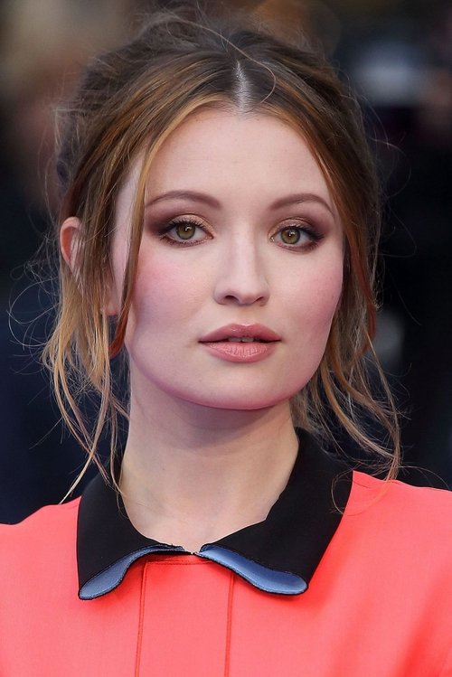 A Evolução de Emily Browning: Da Órfã Violet Baudelaire à Deusa Laura Moon