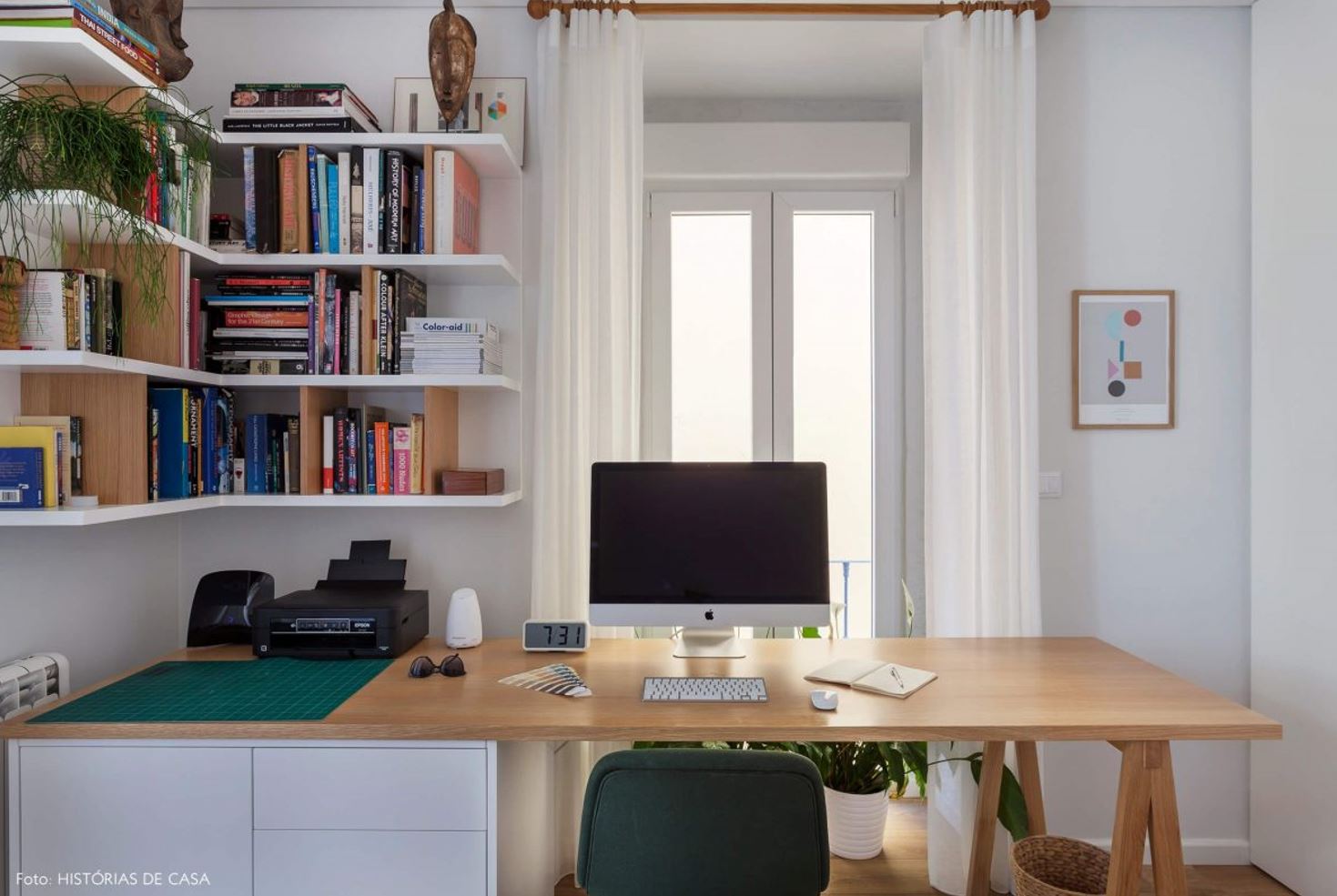 Como Escolher os Móveis Ideais para um Escritório Integrado ao Quarto