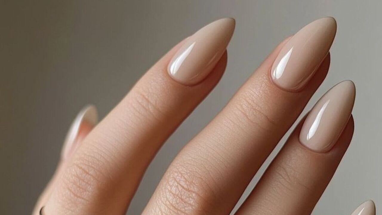 Tendências de unhas para o Oscar 2026: O reinado dos claros