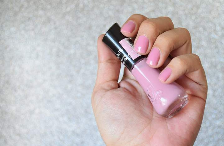 Durabilidade e brilho: Como fazer seu esmalte durar mais tempo