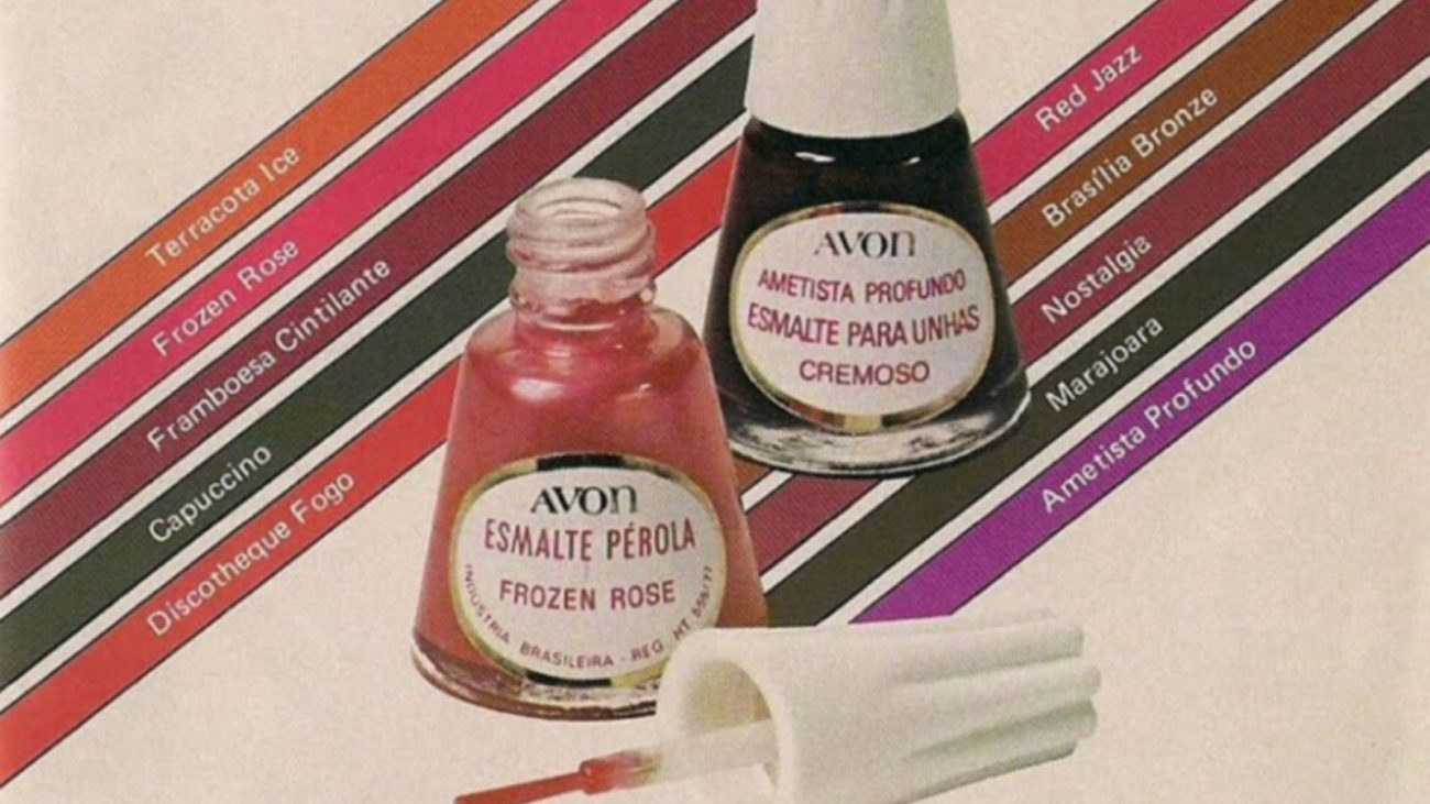 5 ideias de títulos:
1. A Nostalgia em Vidrinhos: As Cores de Esmalte que Definiram Gerações.
2. De Volta aos Anos 90: Esmaltes Icônicos que Estão Reinando Novamente.
3. Marcas de Esmalte que Deixaram Saudade: Onde Encontrar Tesouros Perdidos?
4. A Evolução das Unhas: Como as Cores de Esmalte Mudaram ao Longo das Décadas.
5. Guia Completo: Descubra e Relembre os Esmaltes Clássicos do Brasil.