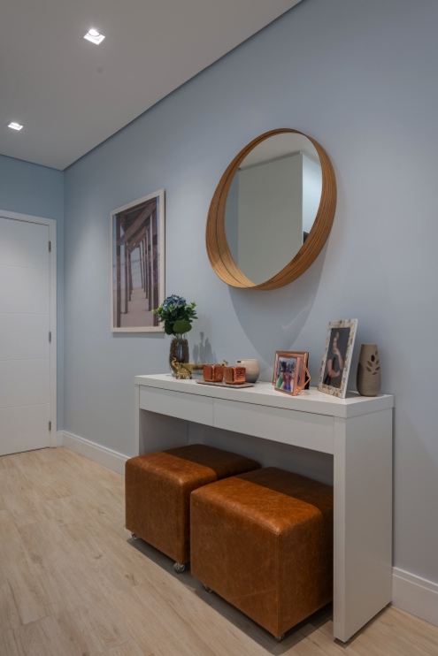 espelho na porta de entrada