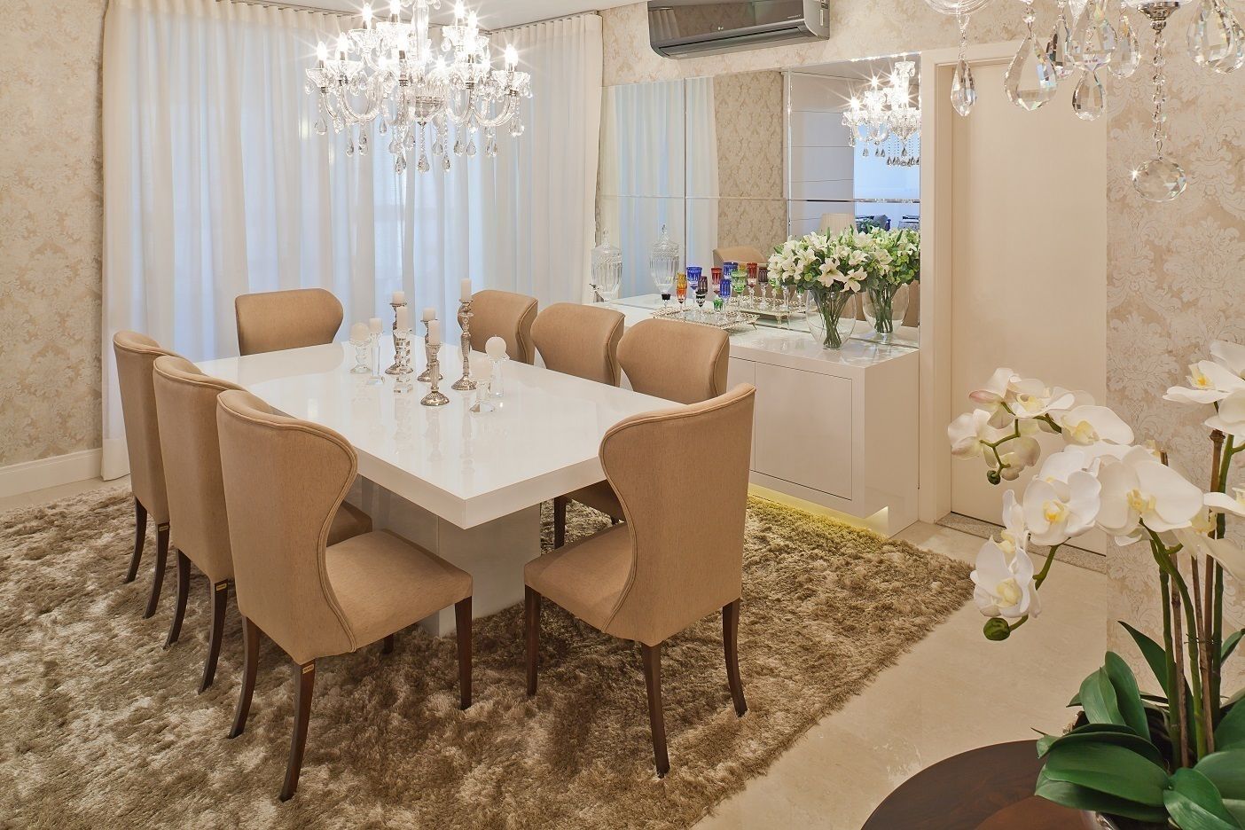 espelho na sala de jantar