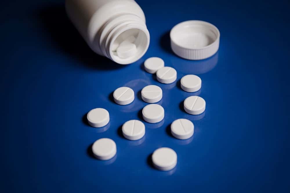 Espironolactona para Acne e Queda de Cabelo: Benefícios e Cuidados