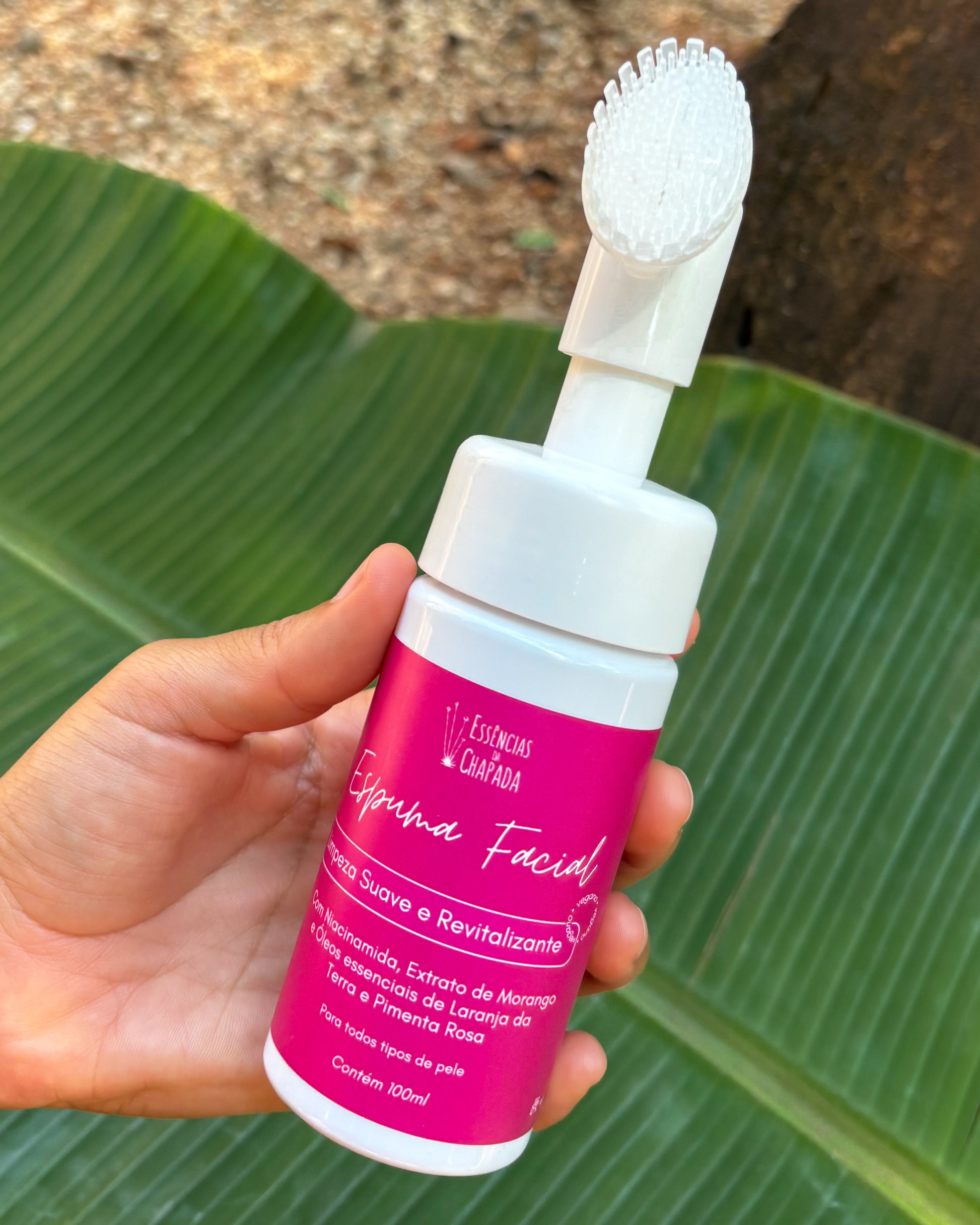 1. Benefícios da Espuma de Limpeza Facial para Cada Tipo de Pele
2. Ingredientes Chave em Espumas Faciais: O Que Procurar?
3. Como Escolher a Espuma de Limpeza Ideal para Sua Pele
4. Espumas Faciais vs. Outros Limpadores: Qual a Diferença?
5. Dicas de Uso para Maximizar os Efeitos da Sua Espuma Facial