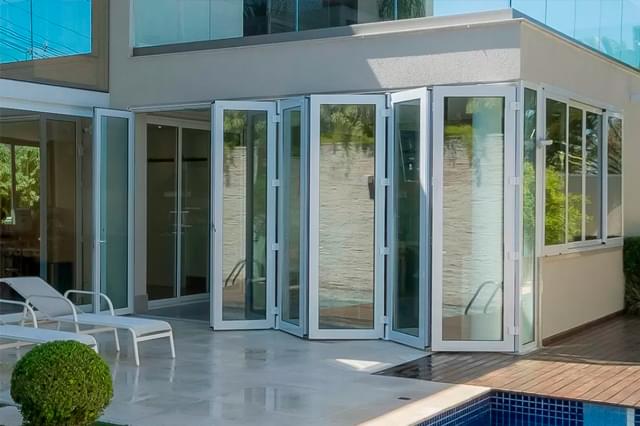 PVC ou Alumínio: Qual o Melhor Custo-Benefício para sua Obra?