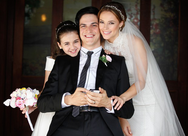 Cabelo loiro dourado da Paolla Oliveira: Dicas para ter ondas naturais