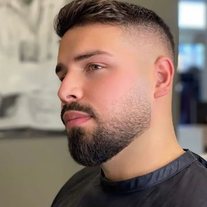 barba encaixada masculina