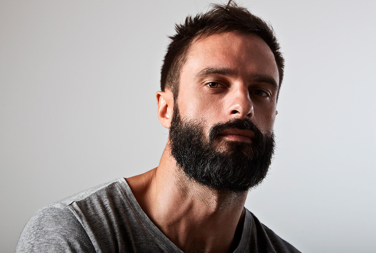 barba por fazer vs barba curta