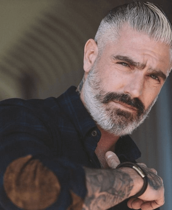 tendências de barba curta masculina