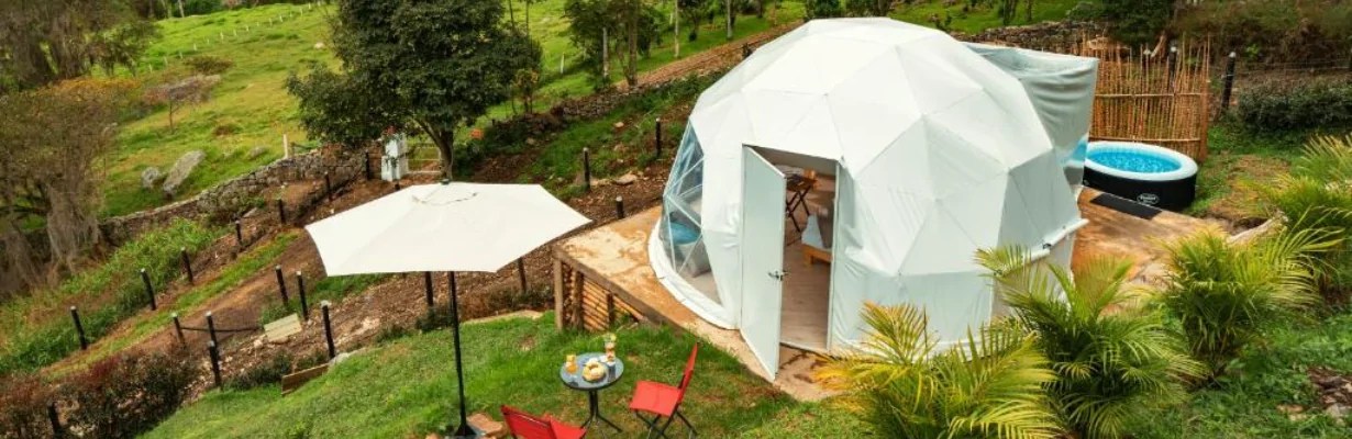 Guia completo de roupas térmicas para glamping na Islândia no inverno