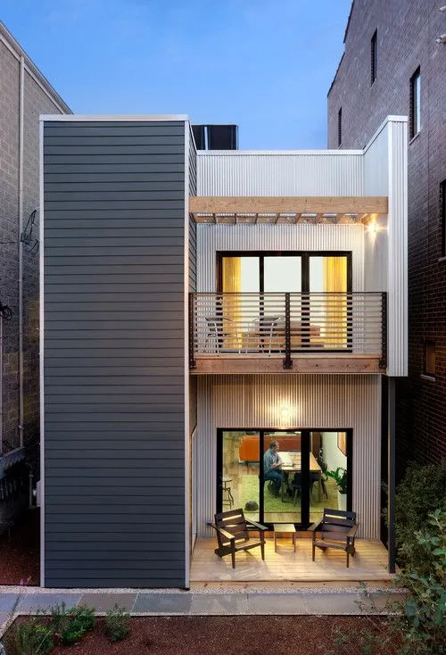 fachada de casa simples com varanda