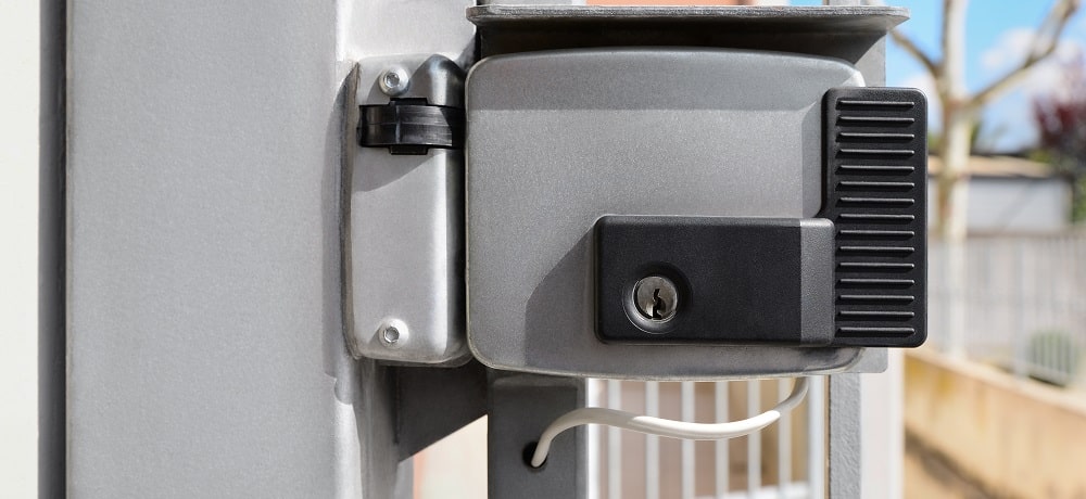 Fechaduras Manuais vs. Elétricas: Qual a Melhor para Seu Portão?