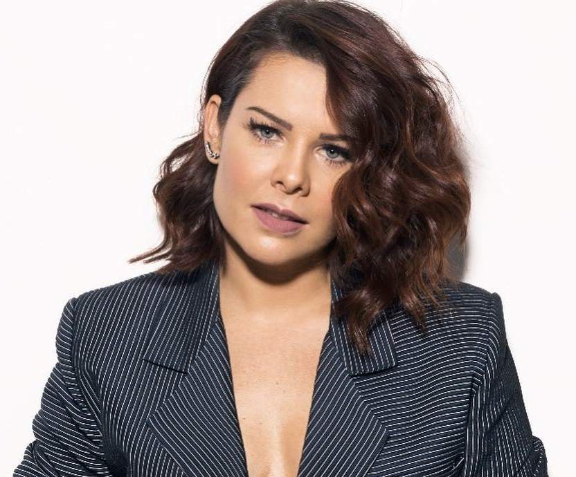 Transformações de cabelo de celebridades: O antes e depois de Fernanda Souza