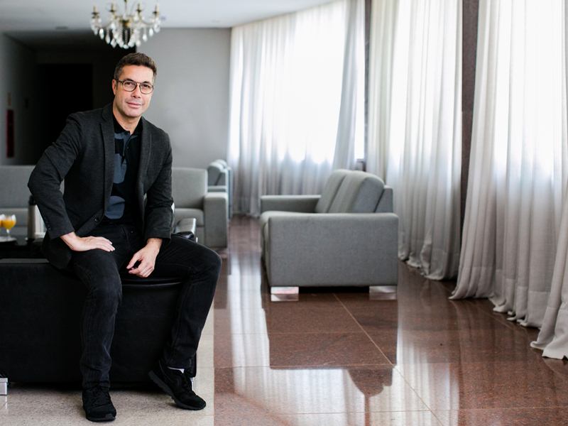 uma Carreira Multifacetada.
4. O Lado Filantrópico de Fernando Torquatto: Impacto Social e Beleza.
5. De Santos ao Rio: A Trajetória de Sucesso de Fernando Torquatto.