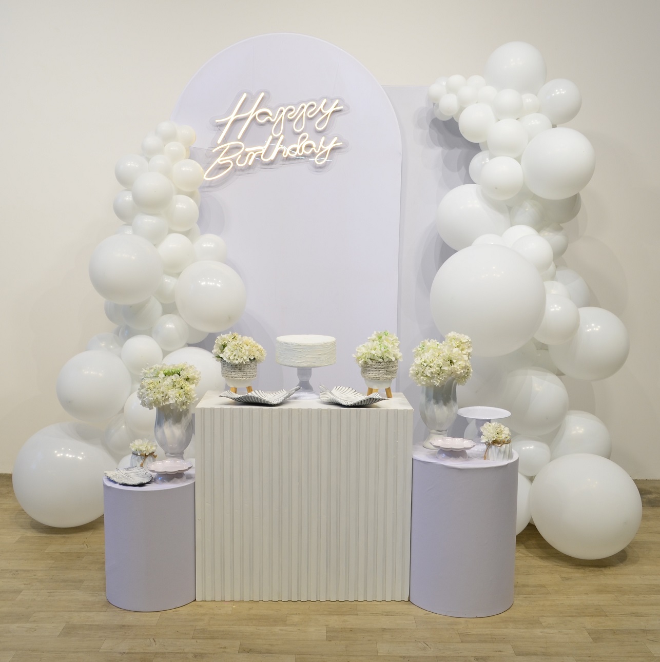 Os Melhores Looks para Arrasar em uma Festa Branca