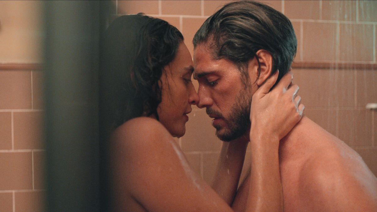 5 ideias de títulos:
1. Os 10 Filmes Mais Sensuais da Netflix que Você Precisa Ver
2. Cenas de Sexo Inesquecíveis no Cinema: Uma Análise Profunda
3. Filmes que Desafiam Limites: Explorando o Prazer e a Controvérsia
4. Guia Completo de Filmes Adultos: Do Erótico ao Provocativo
5. O Impacto do Sexo no Cinema: Como Filmes Abordam Temas Tabus