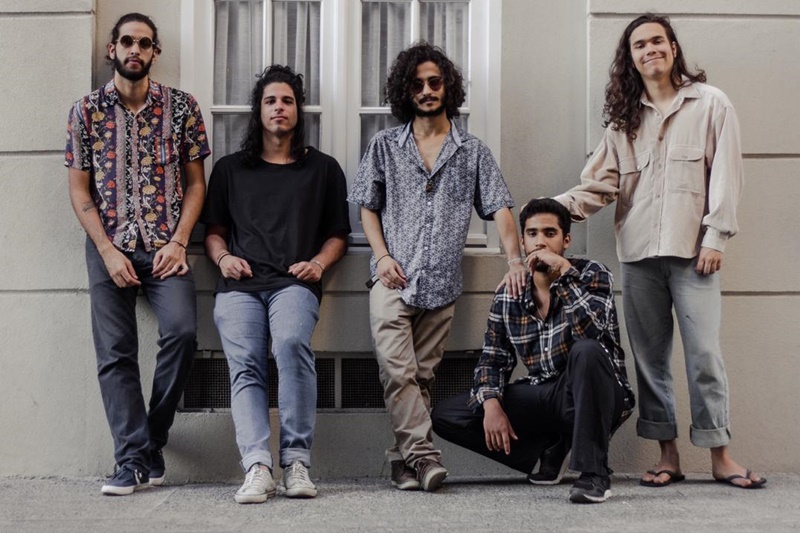 Sinais de Flerte: Desvende a Linguagem Secreta da Atração