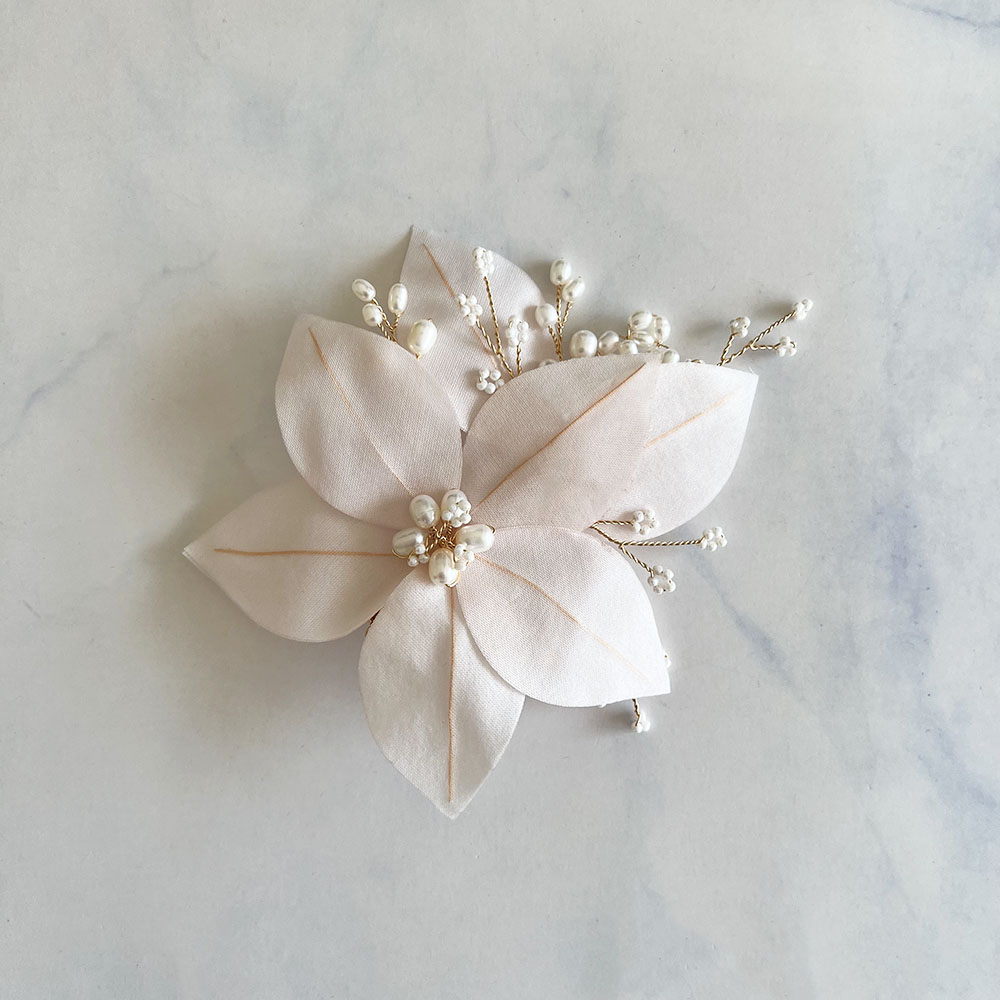 flores para cabelo de noiva