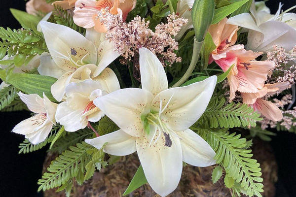 5 Ideias de Arranjos Florais para Presentear Homens
Como Escolher a Flor Perfeita para o Homem Ideal
O Significado das Cores das Flores na Perspectiva Masculina
Kits de Presente com Flores: A Combinação Perfeita para Ele
Tendências em Flores para Ambientes Masculinos