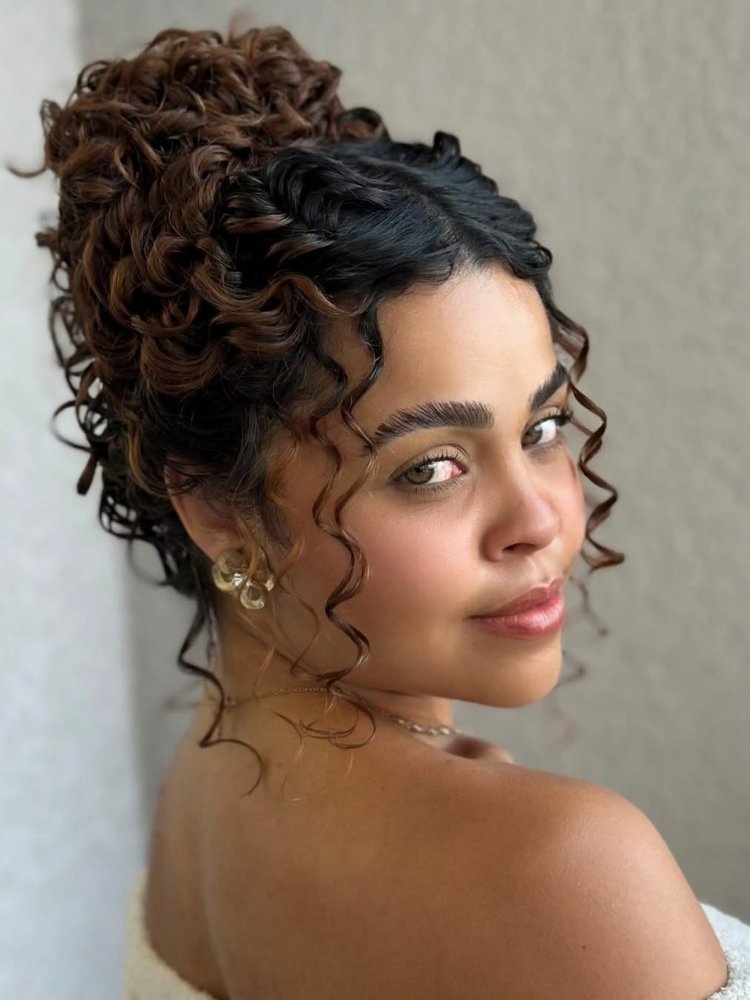 penteados para cabelo cacheado dia a dia
