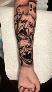tatuagens masculinas no peito