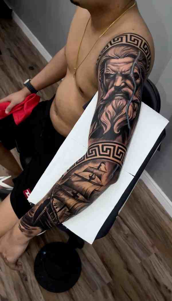 tatuagens masculinas no ombro
