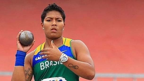 Geiza Bernardes e a força da autoestima 50+