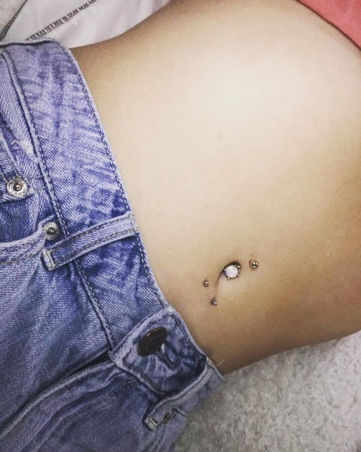 fotos de barriga com piercing