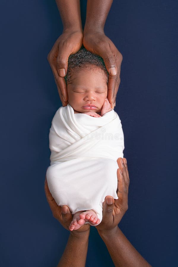 melhores poses para fotos de bebê recém-nascido