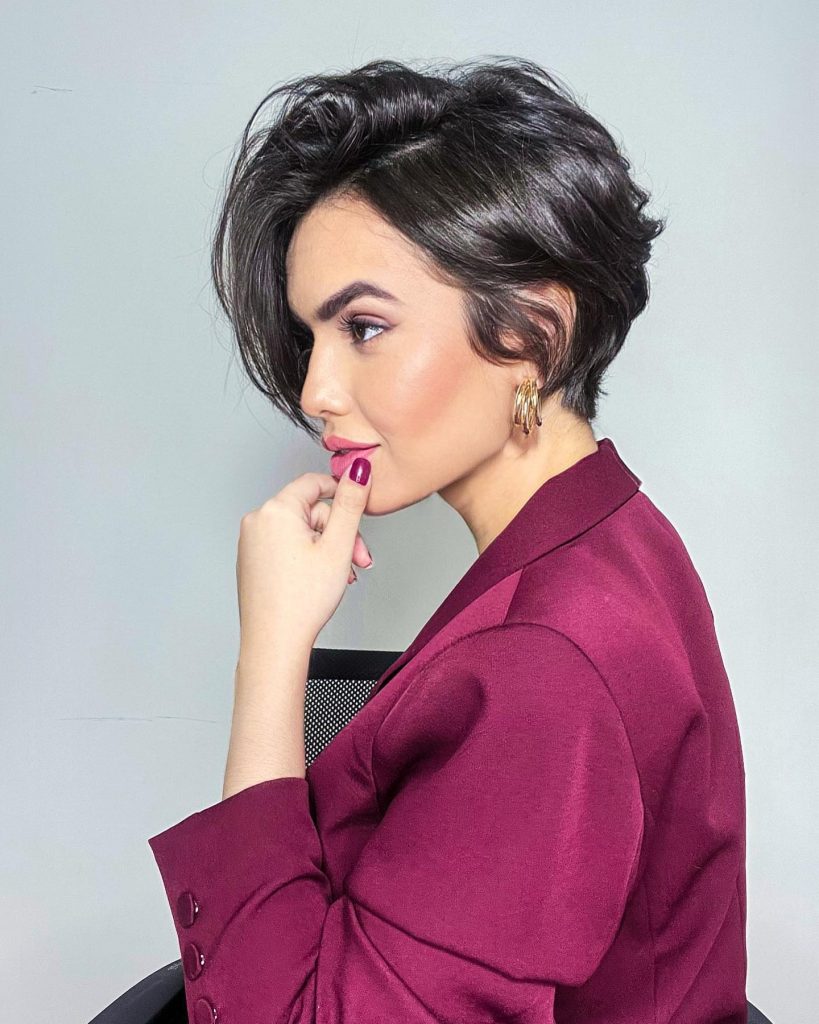 Cortes de Cabelo que Rejuvenescem: O Guia Completo para um Visual Mais Jovem