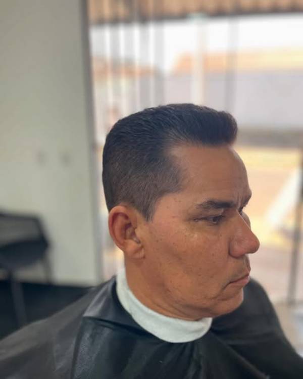 quanto custa um corte de cabelo social profissional