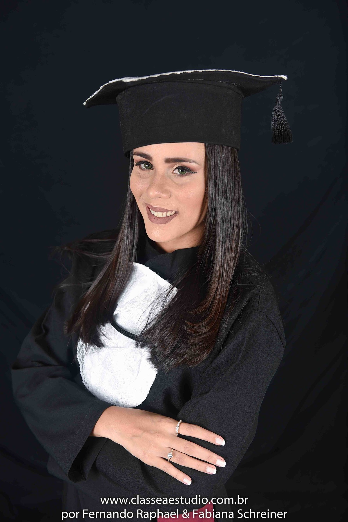 ideias de poses para fotos de formatura individual