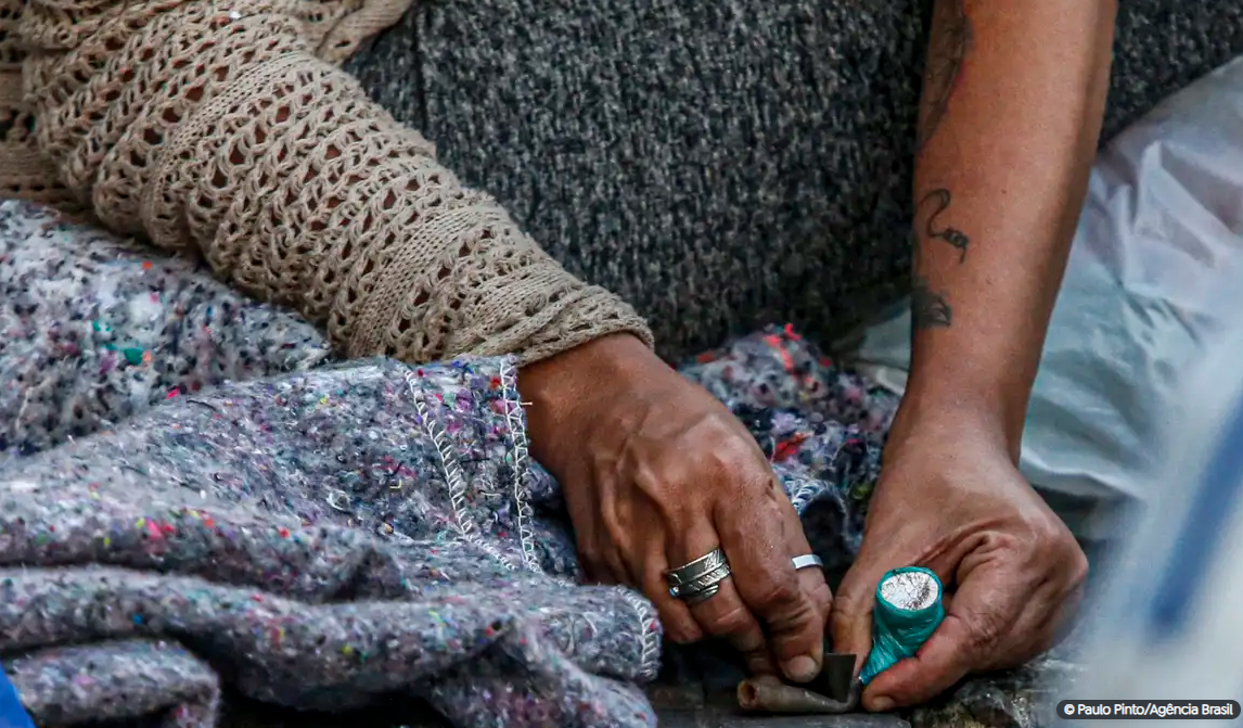 fotos de pessoas que usam drogas