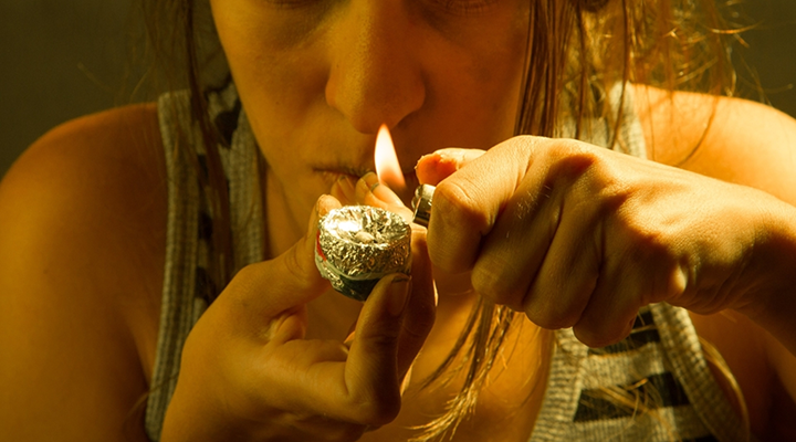 fotos de pessoas que usam drogas