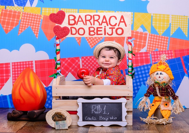 fotos mesversário festa junina vs fotos mesversário tradicional