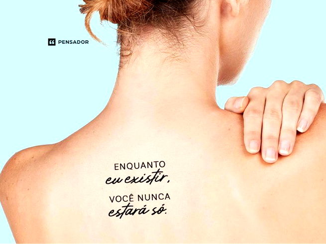 Tatuagens delicadas no ombro: inspirações para mulheres
