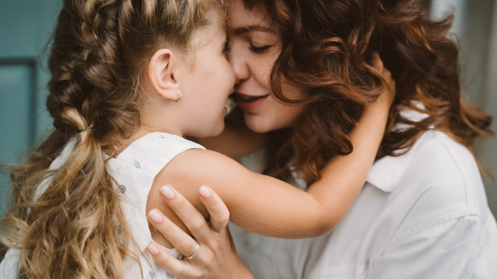 5 ideias de títulos:
1. 50 Frases de Amor Incondicional para o Seu Filho
2. Mensagens de Orgulho: Celebre as Conquistas do Seu Filho
3. Legendas Curtas e Doces para Fotos com Seu Filho
4. Conselhos de Vida para o Seu Filho: Frases que Inspiram
5. O Tempo Voa: Frases Emocionantes Sobre Filhos Crescendo