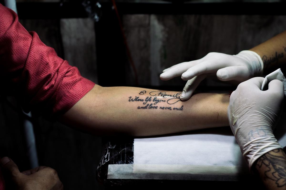 Tatuagens Espirituais: Frases que Conectam Corpo e Alma