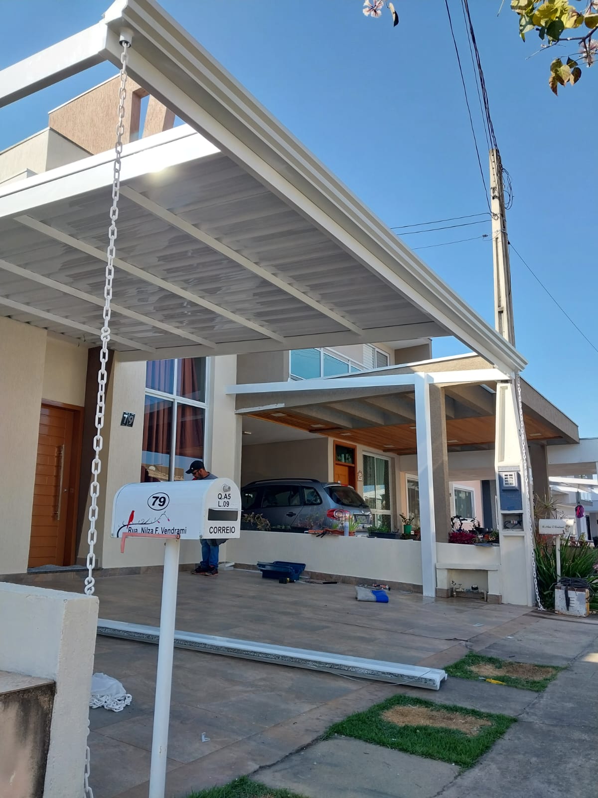 cobertura de garagem com telha aparente