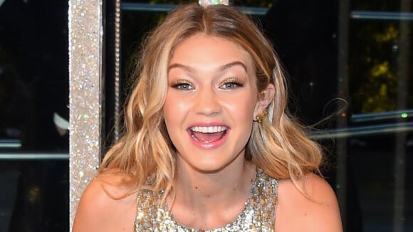1. A Evolução de Gigi Hadid: De Modelo Mirim a Ícone da Moda
2. Família Hadid: A Dinastia que Conquistou o Mundo Fashion
3. Gigi Hadid e Seus Projetos Mais Marcantes Fora das Passarelas
4. O Estilo Inconfundível de Gigi Hadid: Tendências e Inspirações
5. Gigi Hadid: Os Bastidores de uma Carreira de Sucesso