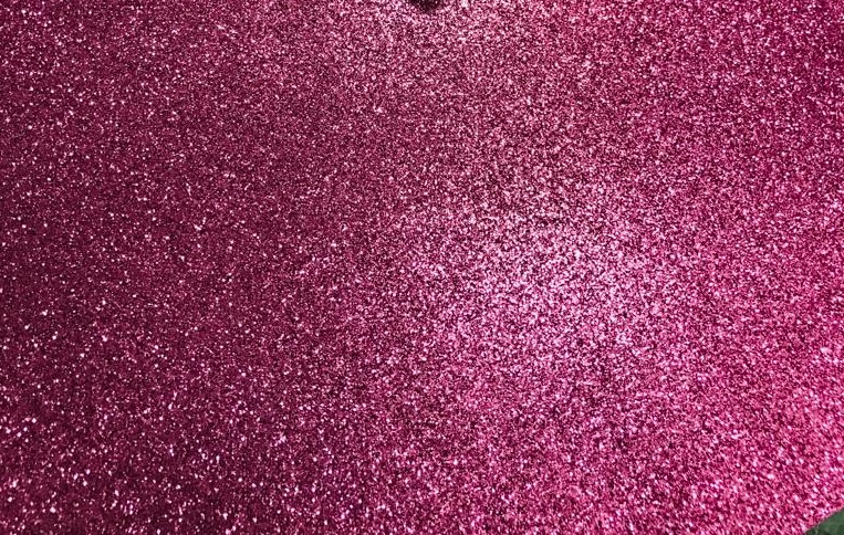 Guia Completo: Como Usar Glitter Rosa em Maquiagem e Unhas