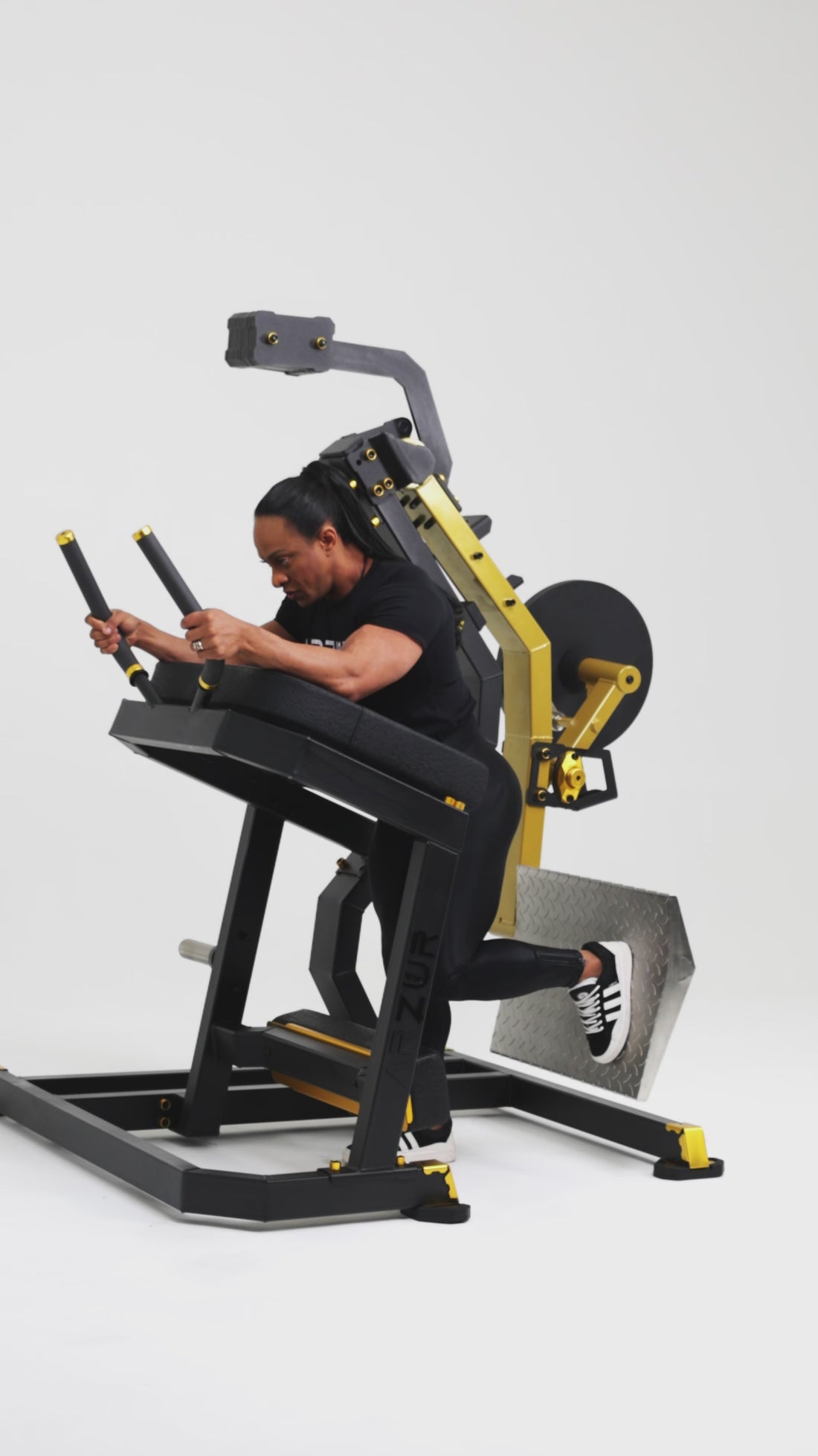 exercícios para glúteo em máquina